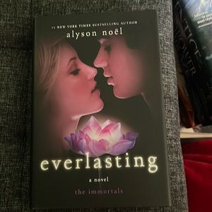 Everlasting by Alyson Noel.  Hardback book apart of The Immortals series.